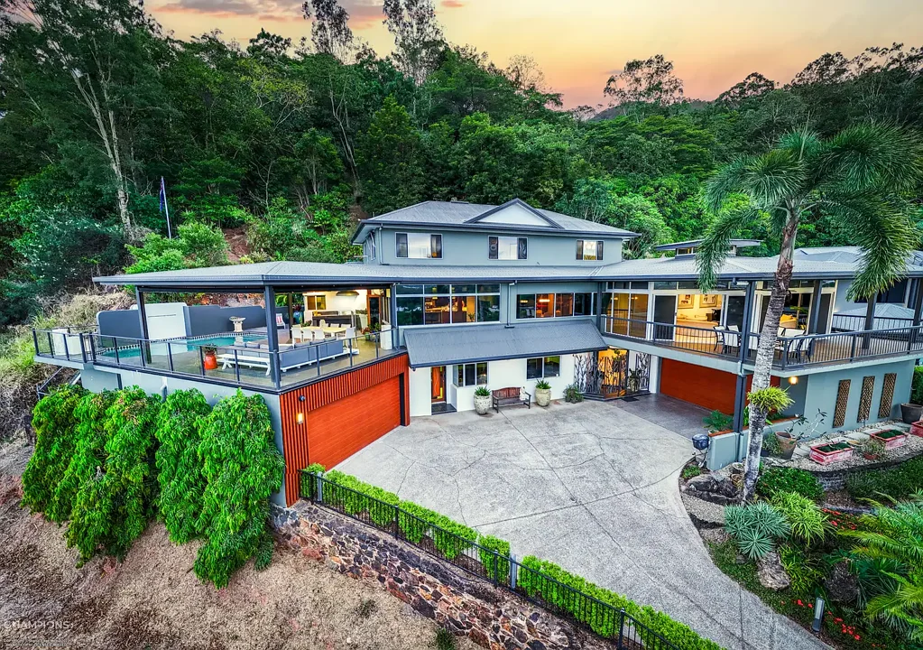 6 Strutton Place, Mooroobool, QLD 4870