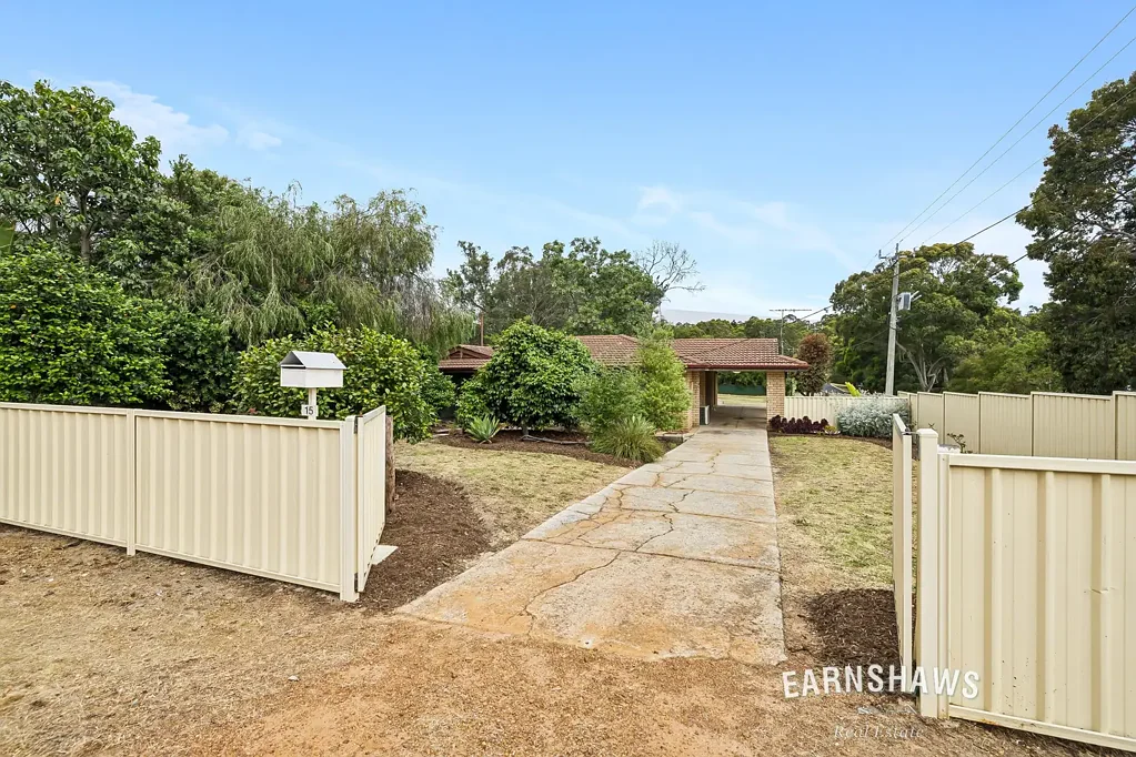 15 Yilgarn Street, Mundaring, WA 6073
