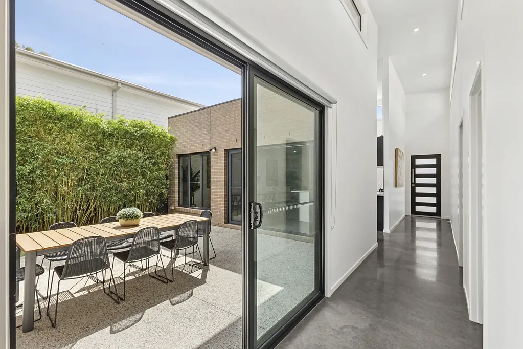Labas ng Bahay - 2/26 Settlement Road, Belmont, VIC 3216