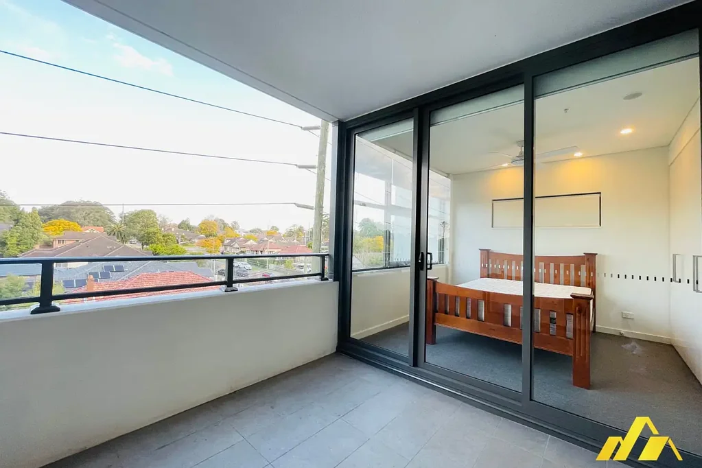 Two Bedroom in Eastwood Town Centre, partly furnished