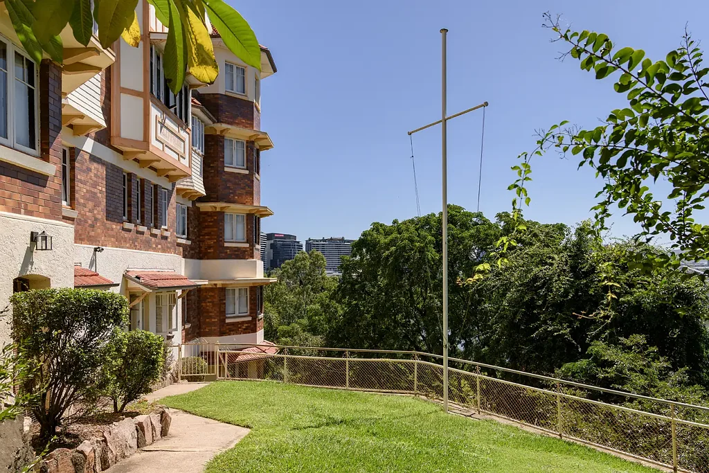 Newly Built Loft Apartment in Heritage-listed Building