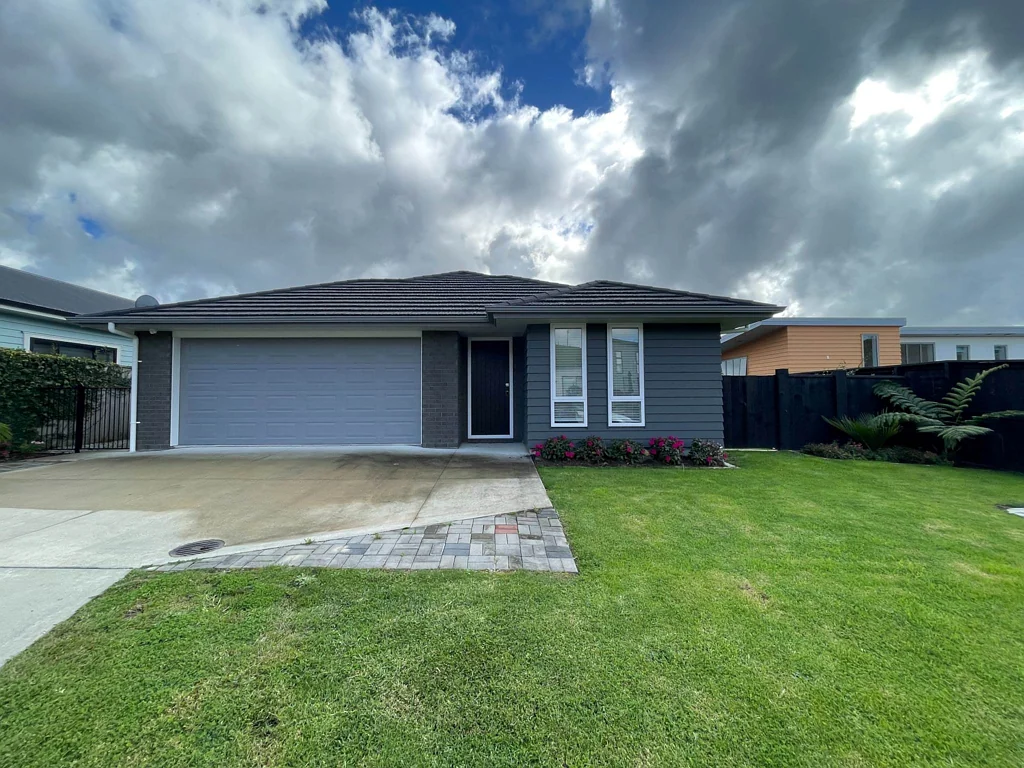 Spacious, Stylish & Modern Family Living