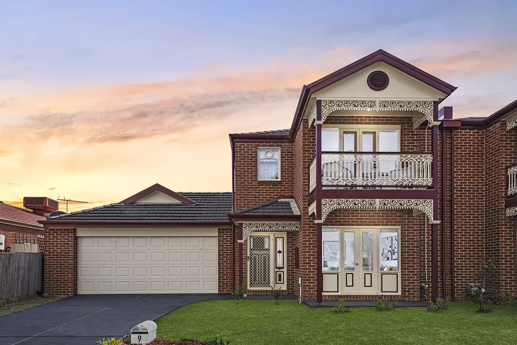 9 Dighton Terrace, Cairnlea, VIC 3023