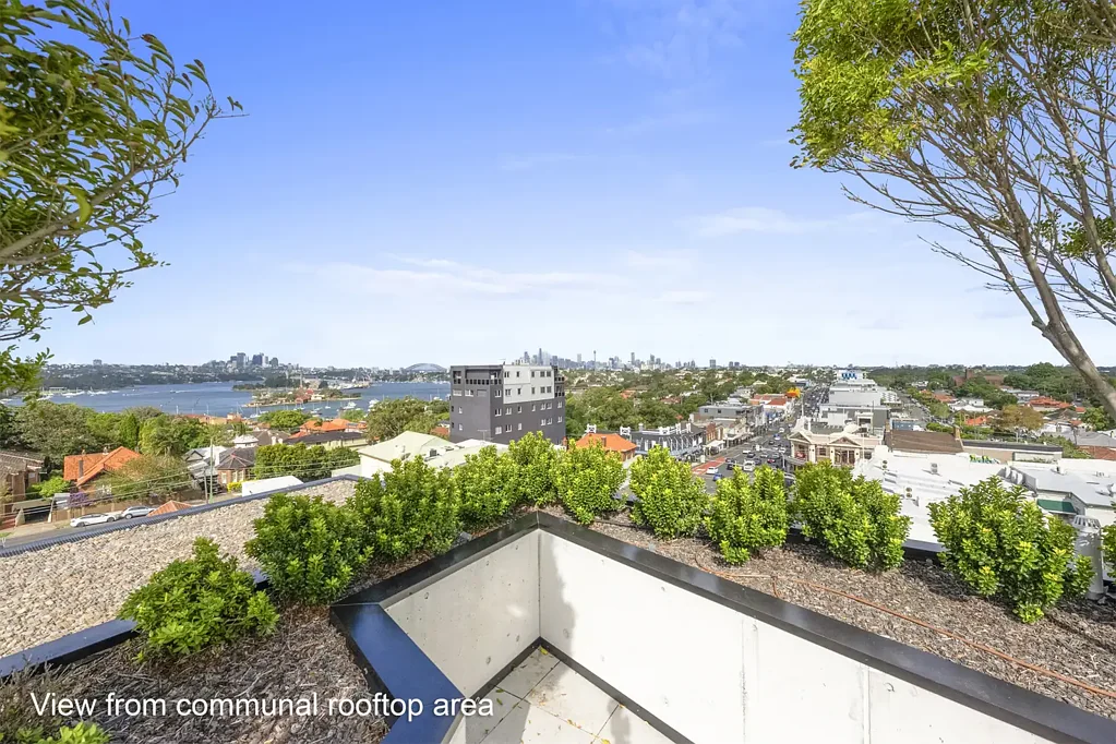 Drummoyne 2ห้องนอน Elevated North-facing luxury with sweeping district views.