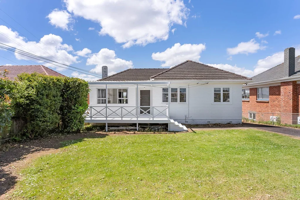 Hillsborough 2ਬੈੱਡਰੂਮ Sharp asking price, 200k below CV