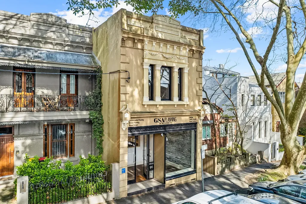 Paddington 4房 罕见的 Paddington Terrace，兼具商业资质与住宅潜力 A Rare Paddington Terrace with Commercial Credentials and Residential Potential