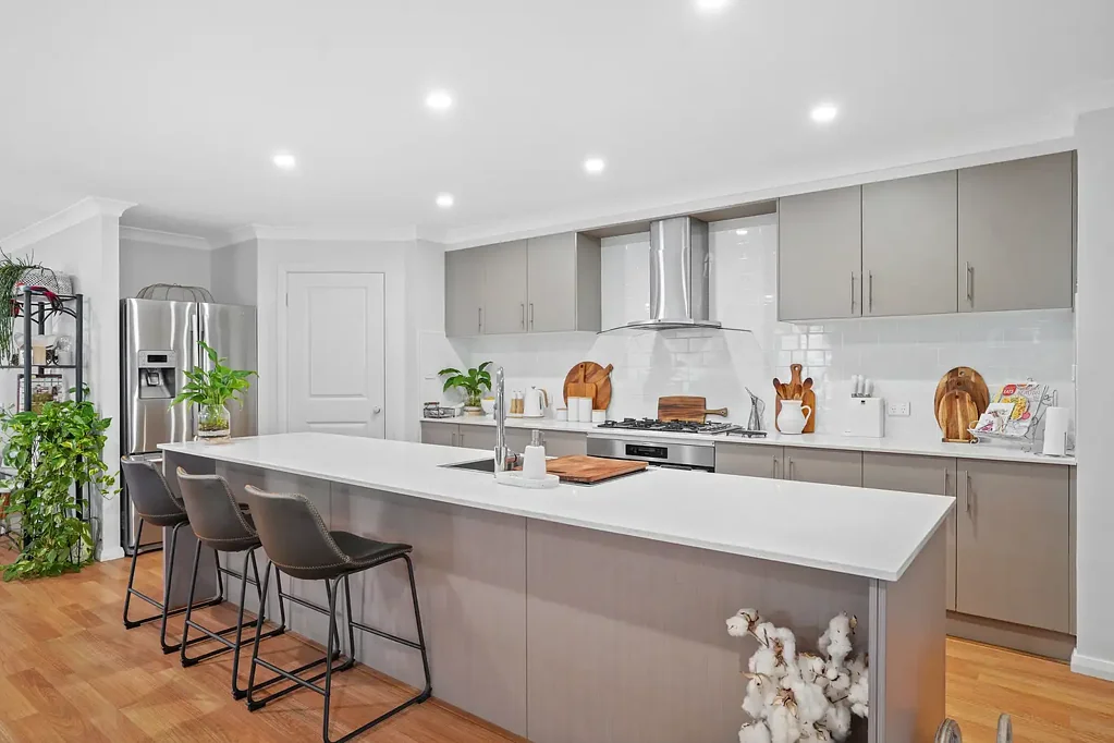 Tanilba Bay 4房  ABSOLUTE STUNNING HOME !