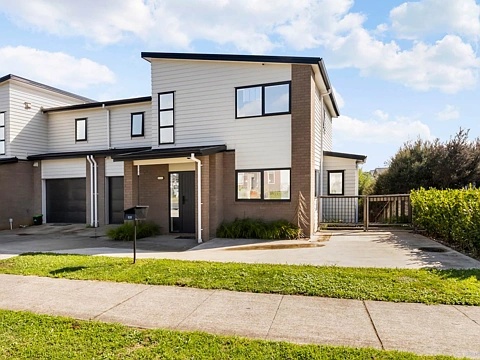 52B Arrowsmith Drive, Flat Bush, Manukau City, Auckland