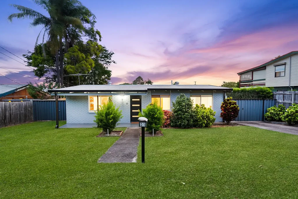 3 BEDROOM FAMILY HOME WITH POWERED SHED