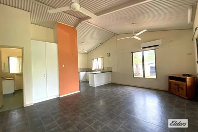 लिविंग रूम - 79 Morey Road, Katherine, NT 850