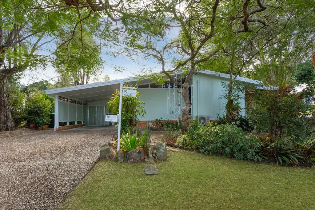 Eastern Heights 4 Bedroom A Rare Mid-Century Classic with Endless Potential