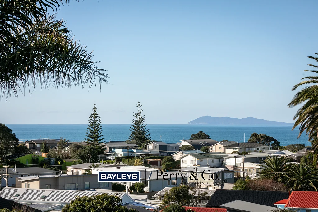 Waihi Beach 3غرفة نوم Seaviews. Character. Potential.