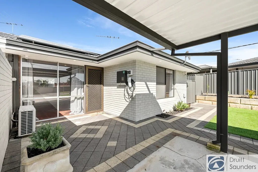 Charming 3x1 Duplex for Rent
HOME OPEN SATURDAY 06 SEPTEMBER AT 9.45AM SHARP!