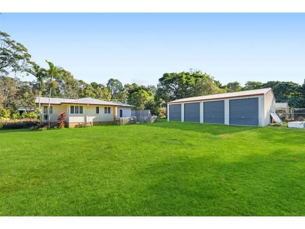 Redland Bay 3침실 BUILD THE DREAM. BRING THE TOYS. DON'T MISS THIS ONE.