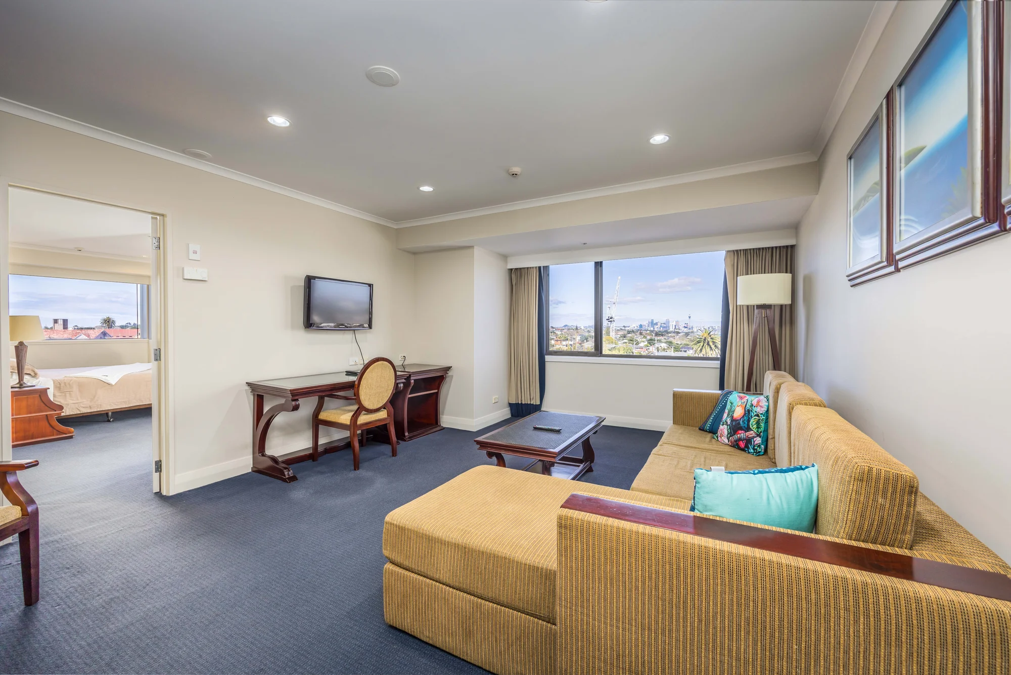 Takapuna 1 Bedroom Executive Living, Beach Style