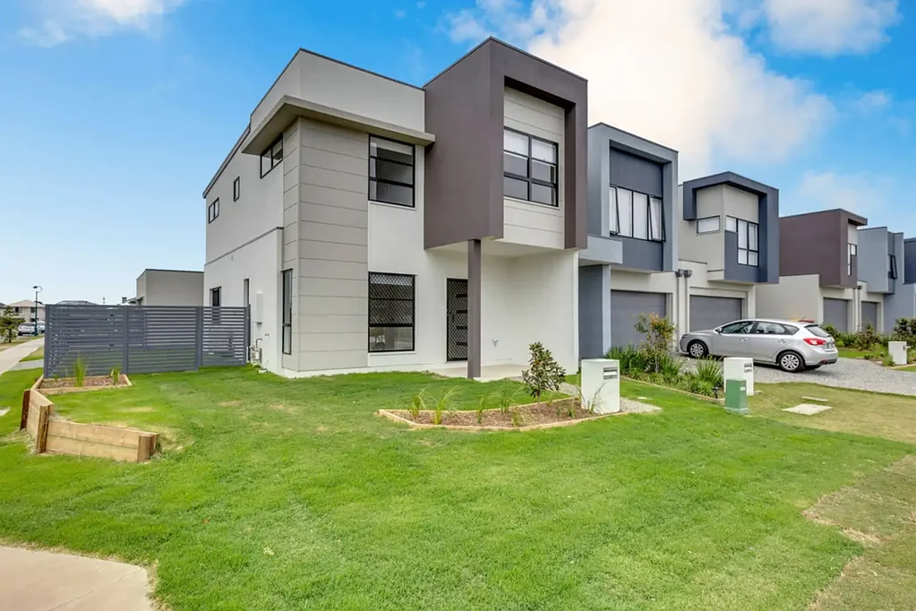 Air Conditioned 4 Bedroom Home