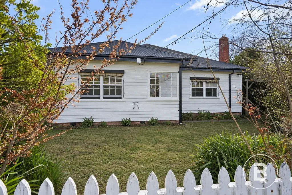 Wendouree 3બેડરૂમ CHARACTER, COMFORT AND PRACTICAL LIVING IN WENDOUREE