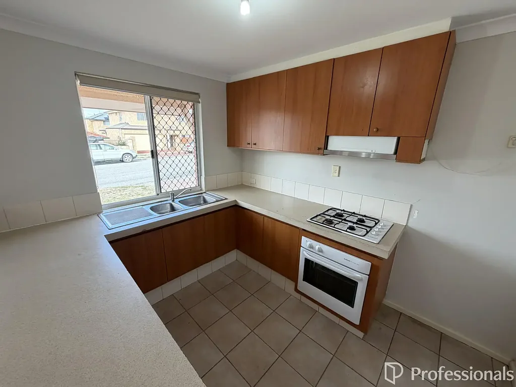 Spacious Living in a Convenient Bentley Location!!