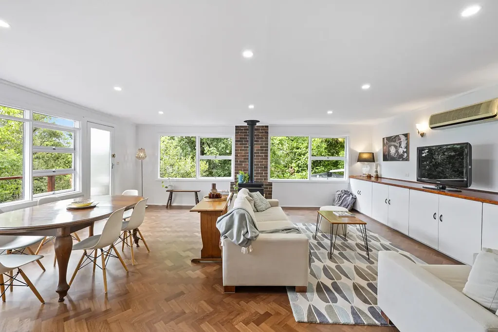 Mount Colah 5ਬੈੱਡਰੂਮ Tranquil Bushland Outlooks, Moments to the Station