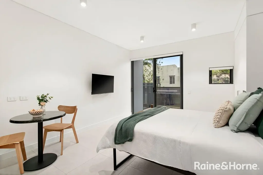 FURNISHED STUDIO APARTMENTS - RENT INCLUDES WATER,GAS,ELECTRICITY AND INTERNET!
