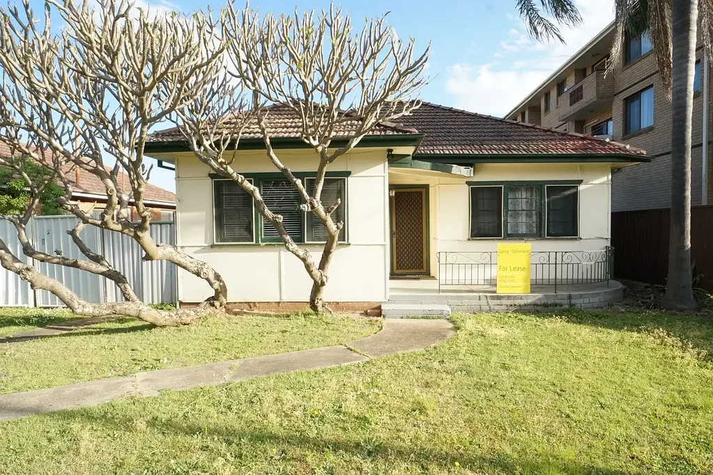 WALKING DISTANCE TO AMENITIES