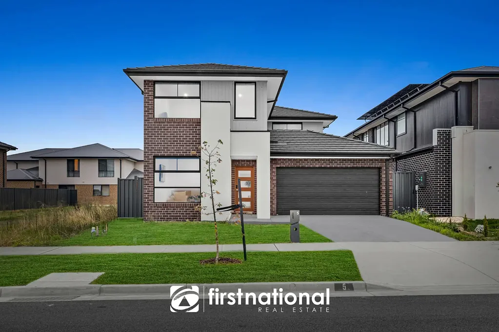 5 Legolas Circuit, Clyde, VIC 3978