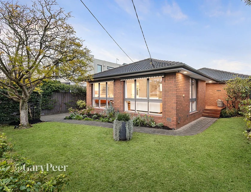 32 Narrawong Road, Caulfield South, Bayside, 4 Kuwarto, 2 Banyo, House