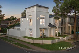 1 Roxburgh Crescent, Stanhope Gardens