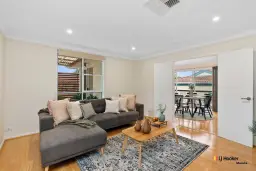 1/25 MacGregor Street, Deakin