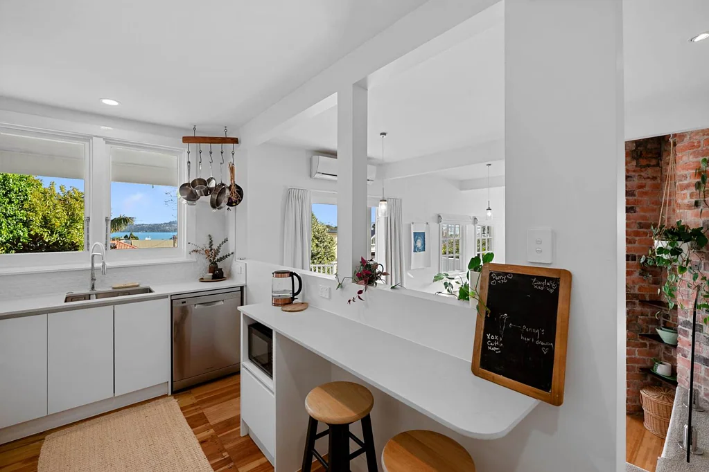 Devonport 3房  Garden Apartment with Charm & City Views