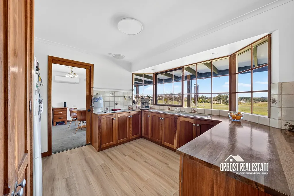 Orbost 3Kwarto A LIFESTYLE PROPERTY THAT ACTUALLY DELIVERS - 5 ACRES, 5 PADDOCKS, ONE EXCEPTIONAL HOME
