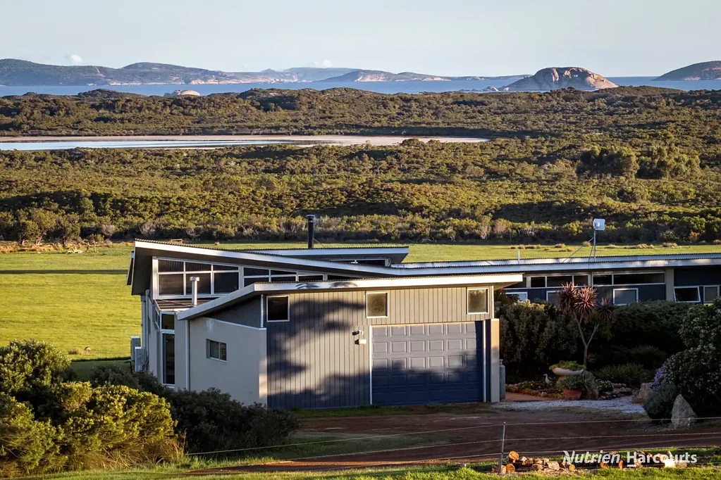 Merivale Naranda Springs - A rare offering. An iconic location. An extraordinary lifestyle.
