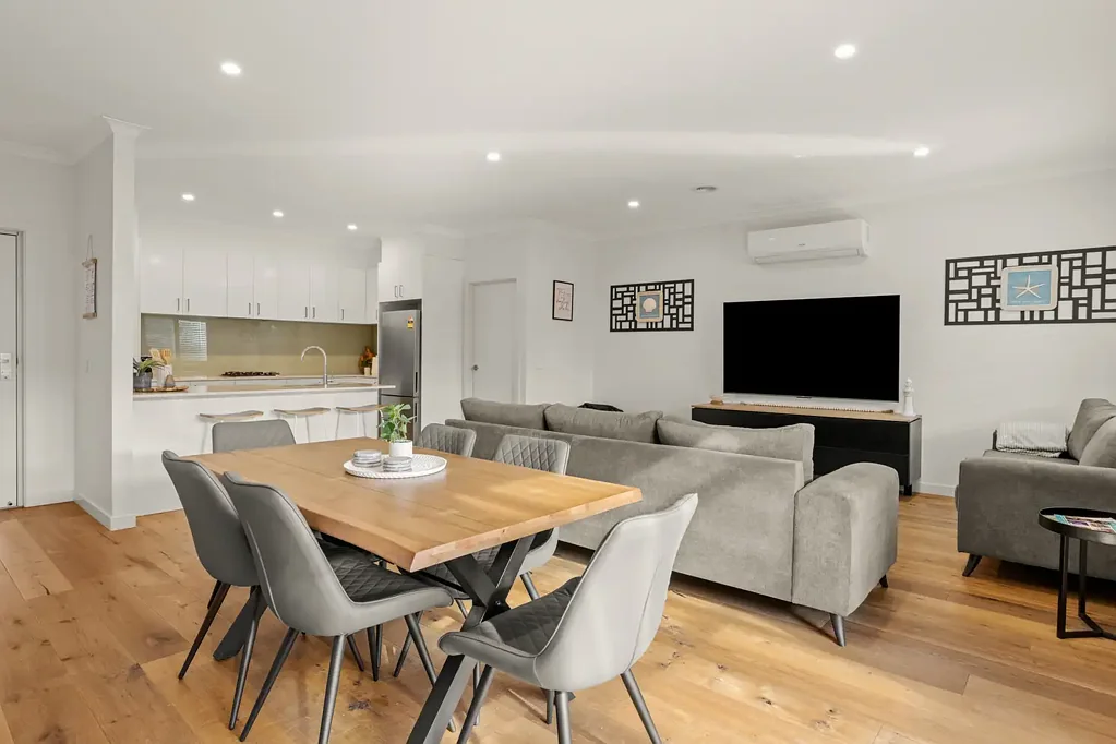 Capel Sound 3Kwarto IMMACULATE SINGLE LEVEL TOWNHOUSE CLOSE TO THE BEACH