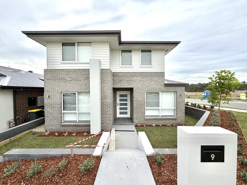 Contemporary Family Living in a Prime Rouse Hill Location