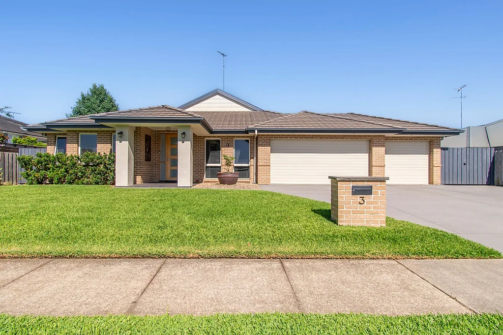 Pitt Town 5 Slaapkamer Your Own Private Oasis + Triple Garage and Side Access