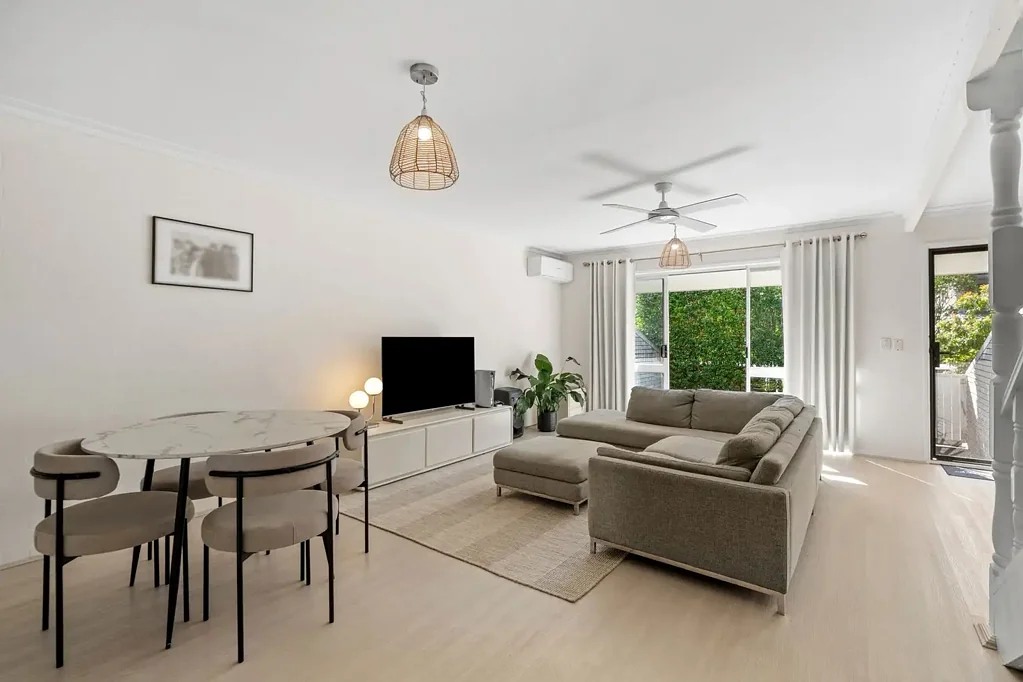Mermaid Waters 2房  Absolute Central Mermaid Waters Townhouse