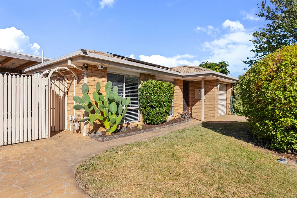61 Evelyn Owen Crescent, Dunlop, ACT 2615
