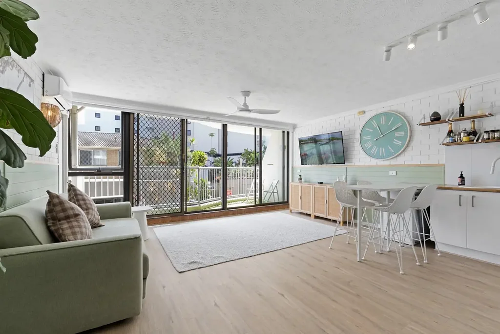 Broadbeach 1房  Impressively Renovated Broadbeach Retreat
