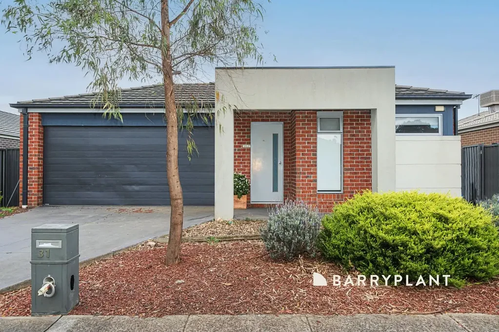 Spacious Family Living in a Prime Clyde North Location