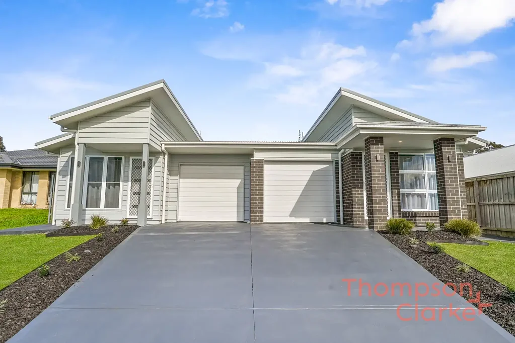 Aberglasslyn 3房  Effortless Living in a Modern Three Bedroom Duplex!
