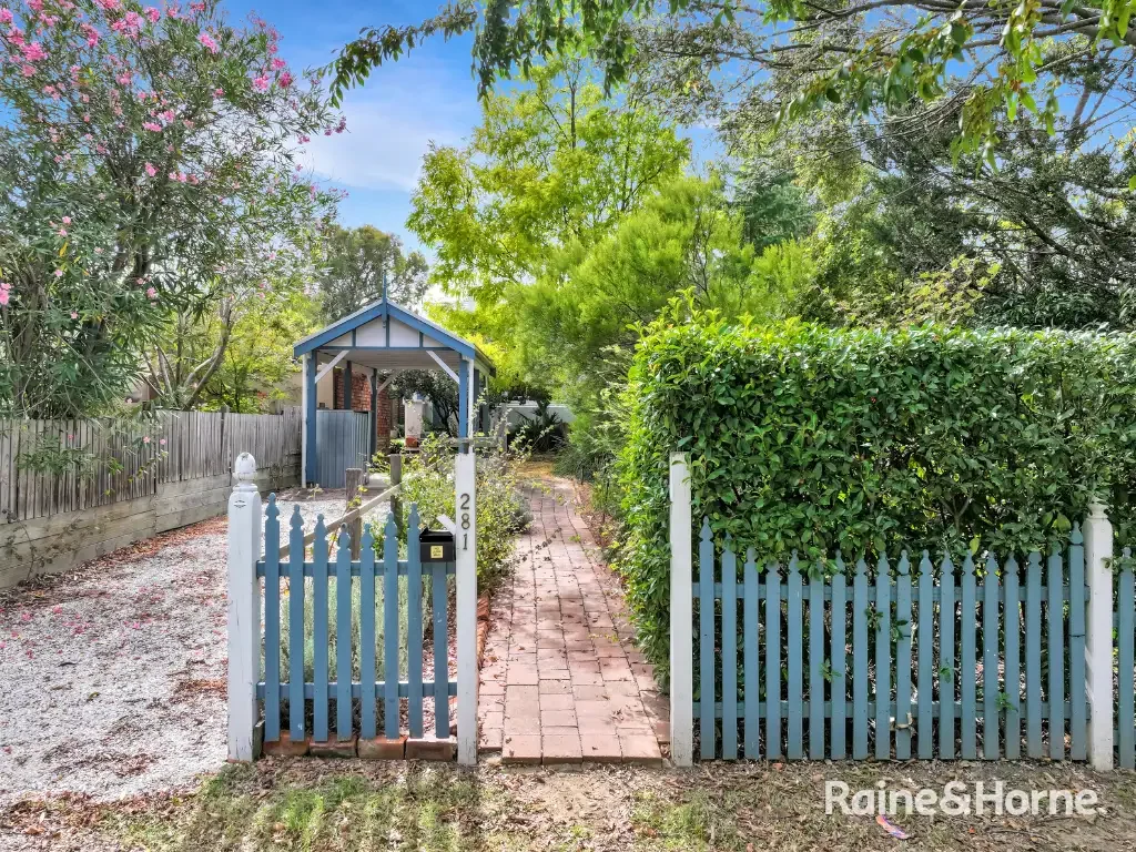 281 Piper Street, Bathurst, NSW 2795