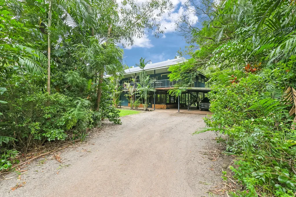 Girraween 5Kwarto Ultimate Girraween Lifestyle - Elevated Home, Pool & Expansive Shed on 2Ha