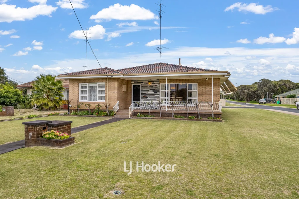 12 Minninup Road, South Bunbury, WA 6230