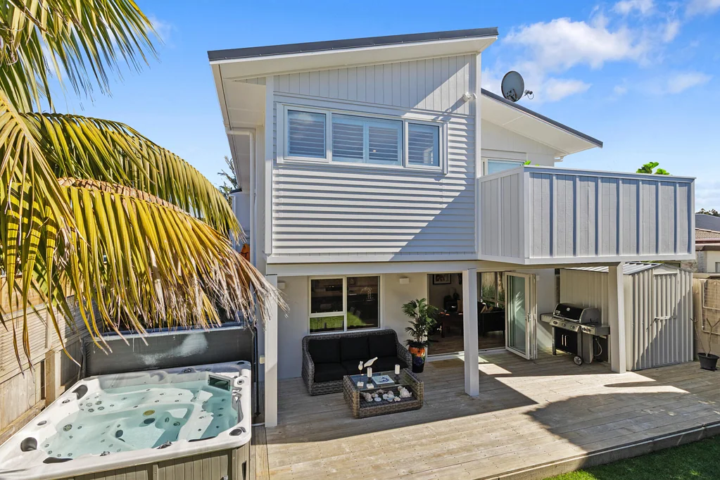 Orewa 4Moenga Showpiece renovation in an unbeatable location
