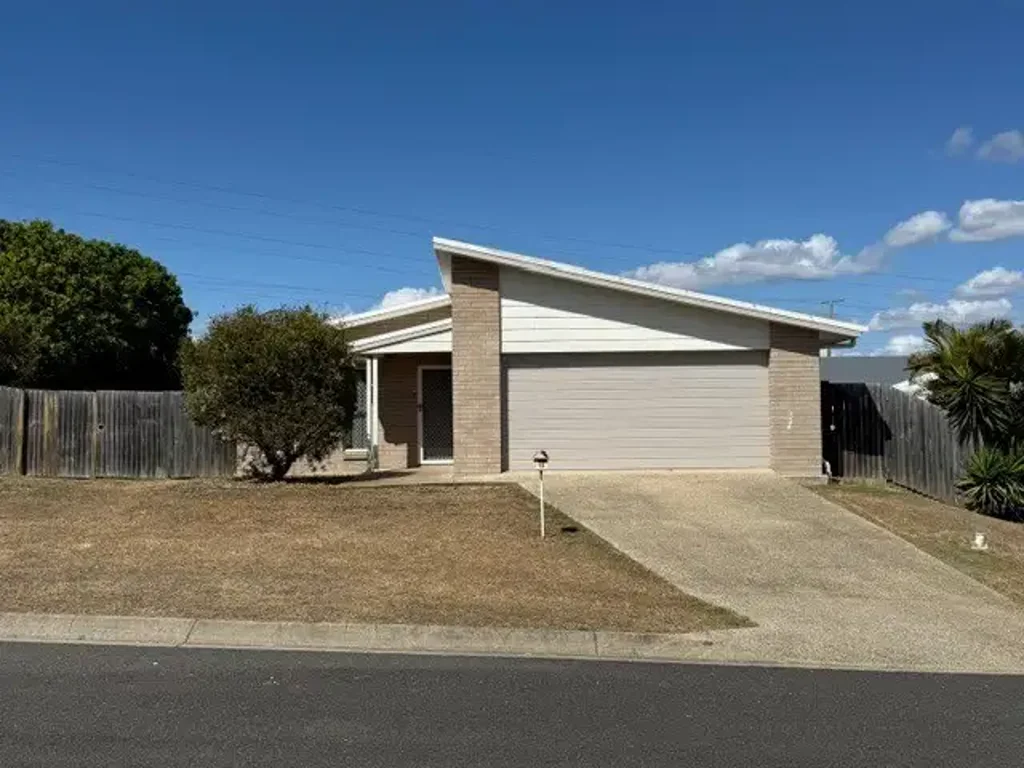 COMFORTABLE 4 BEDROOM FAMILY HOME
