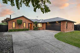 5 Belgrave Court, Huntington