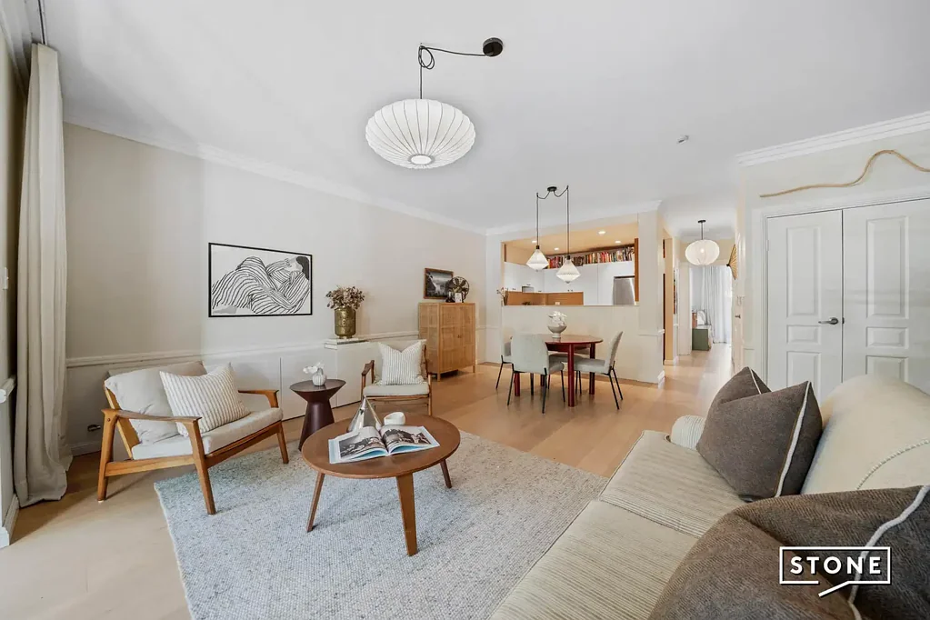 North Parramatta 2 Slaapkamer Ground-Floor Living with Two Private Courtyards