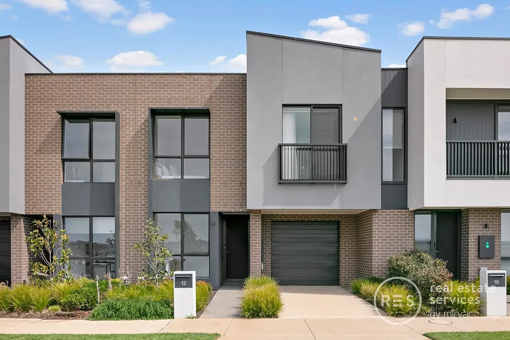 Contemporary 3 Bedroom Home in Thriving Woodlea Estate