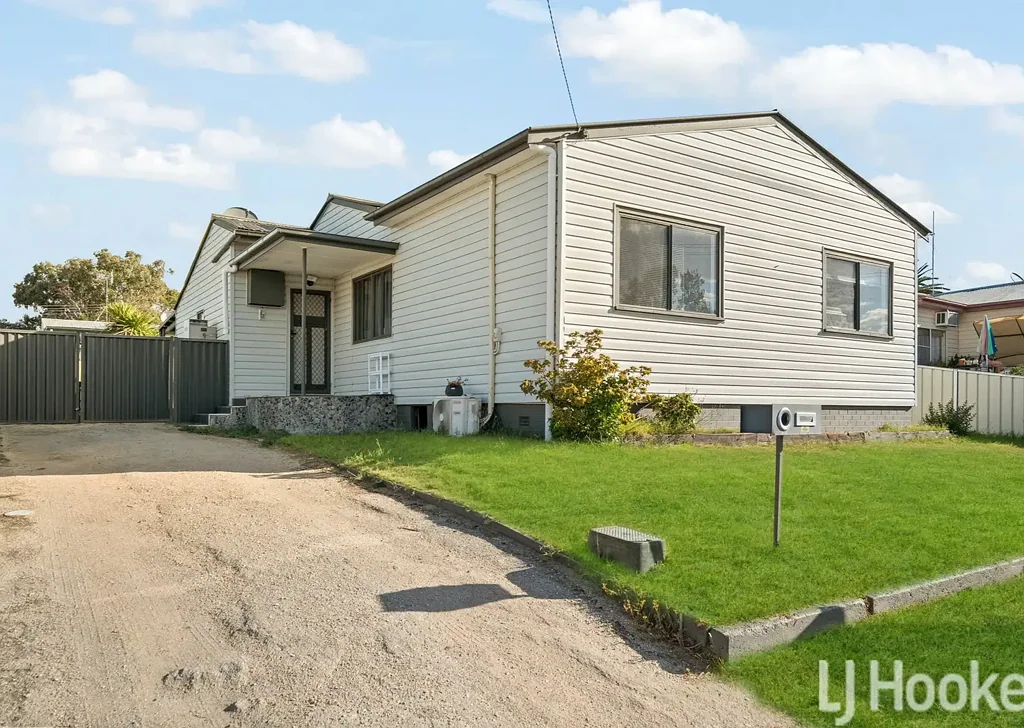 13 Monty Walk, West Bathurst, NSW 2795