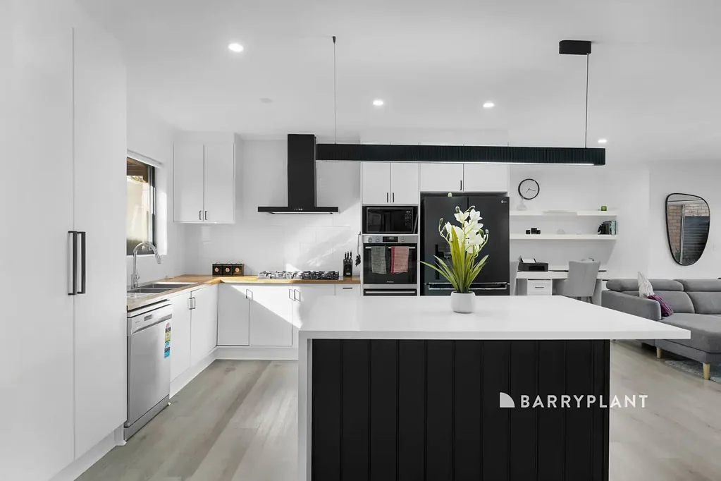 Narre Warren 3બેડરૂમ A Standout Family Home, Renovated to Impress